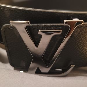 Louis Vuitton Men's LV INITIALES 40MM REVERSIBLE size 110